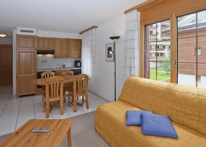 莱斯奈特赫拉酒店 *